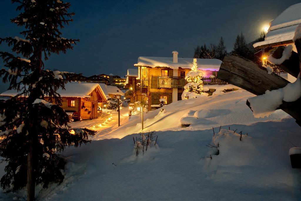 Chaletdorf Bergherz Санкт Йохан им Понгау Екстериор снимка